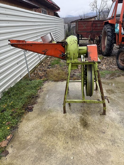 Moara pentru porumb si cereale