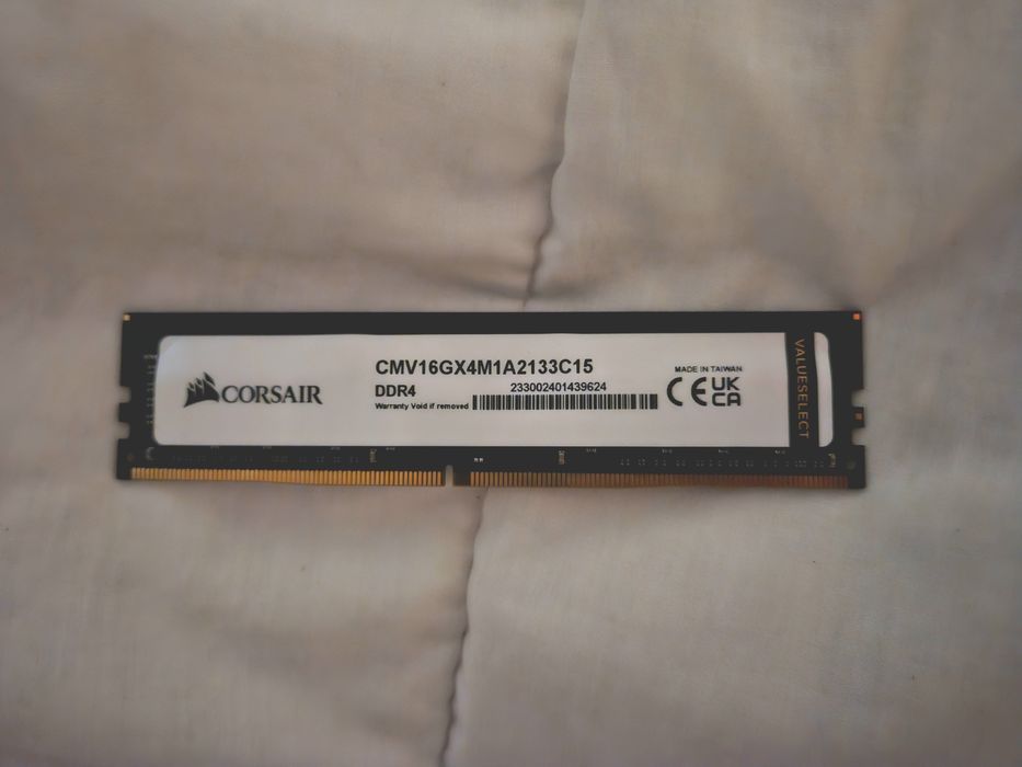 Corsair ValueSelect Memorie RAM 16gb DDR4, CL15, 2133mhz