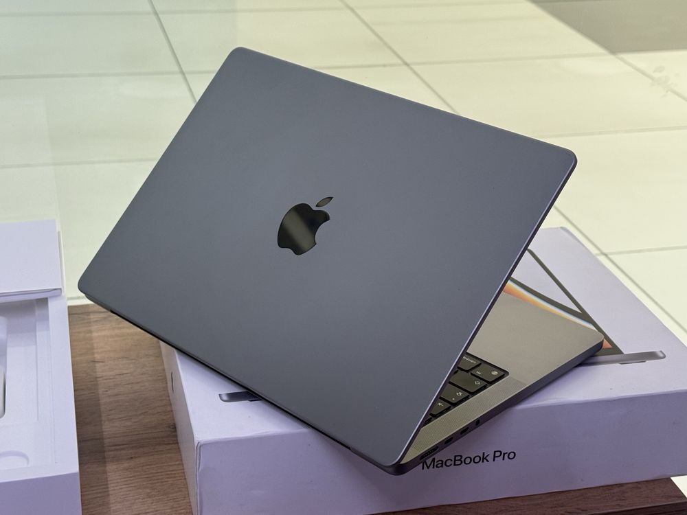 SSD512GB/OZU16GB/Apple MacBook Pro 14 Chip M1 pro 2022 Space Gray EAC