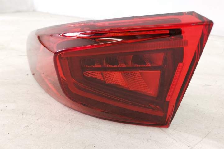 Стоп Ляв Преден Led Оригинален В Добро Състояние Купра / Cupra Формент