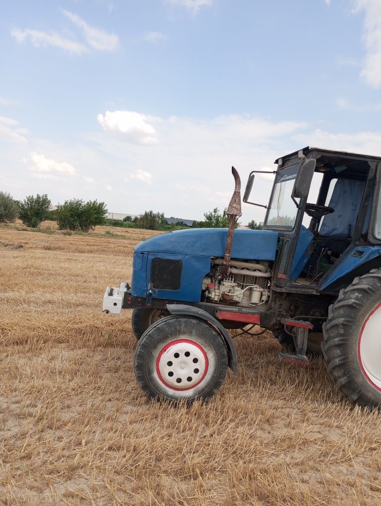 Traktor va kir paltara sotiladi