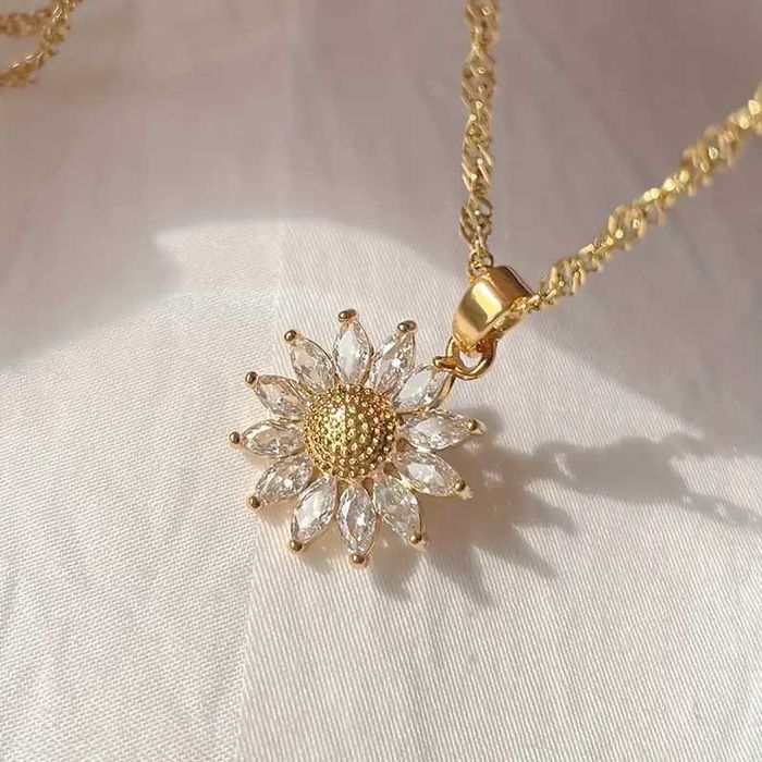 Златно Колие с камъни слънчоглед в подаръчна кутия с цвете