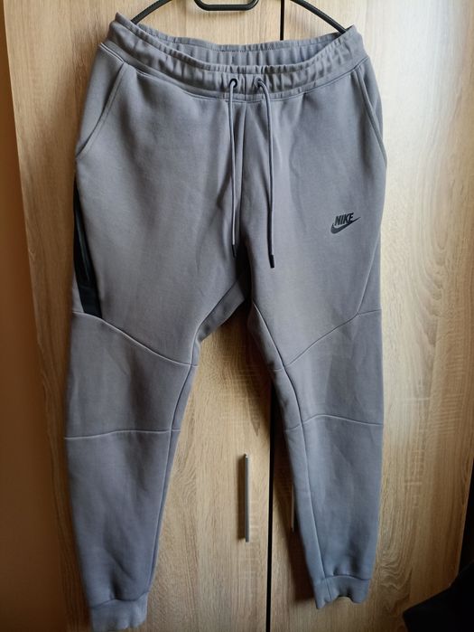 Nike Tech fleece долнища