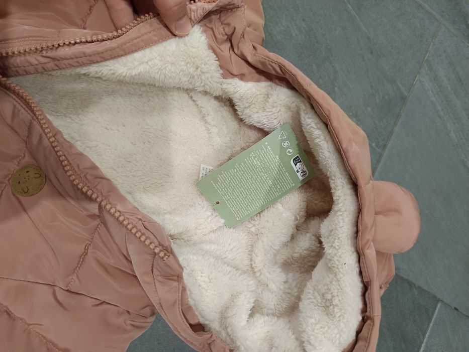 Нови детски космонавти H&M  с етикет 62 и 68 размер.