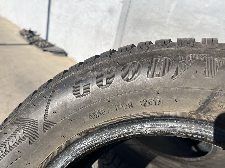 2 бр. зимни гуми 195/65/15 GoodYear 6+ mm DOT 2617