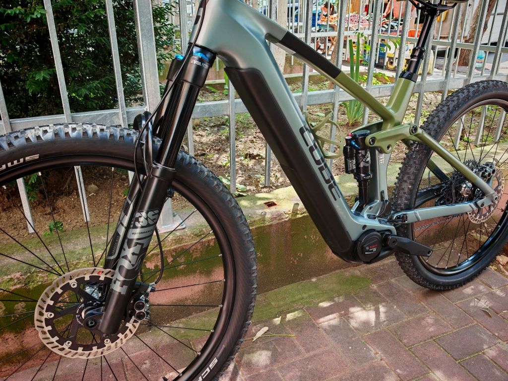 Bicicleta electrica full suspension carbon Cube Stereo Hibrid 140 HPC