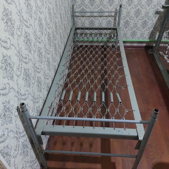 31.000Двухярусная железная кровать