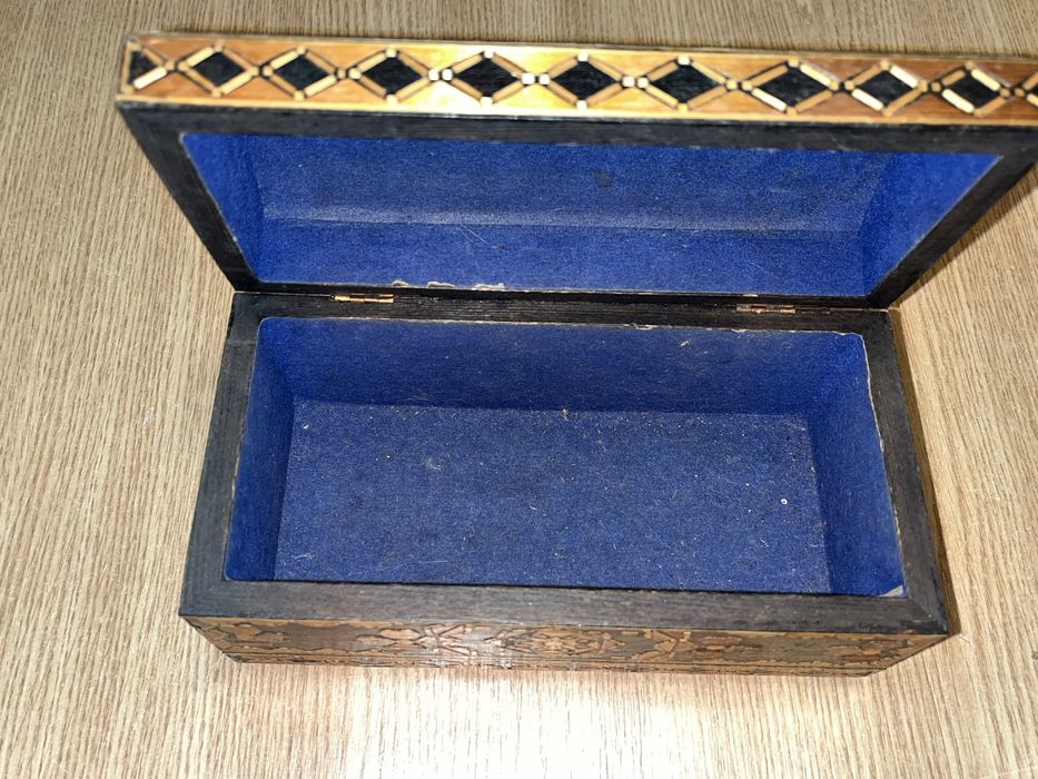 Bijuterii/cutii/comunism