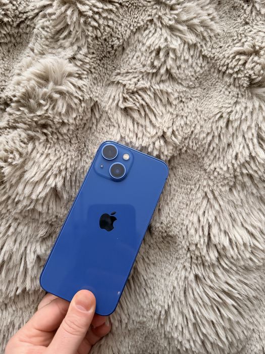 iPhone 13 mini – Albastru, în stare bună