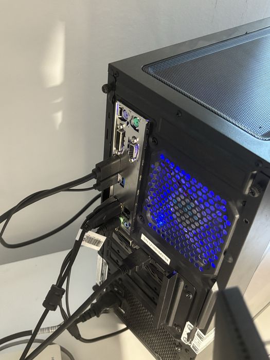 Calculator/PC GTX 1050, Intel Pentium, 8GB DDR4, SSD 240GB, Windows 10