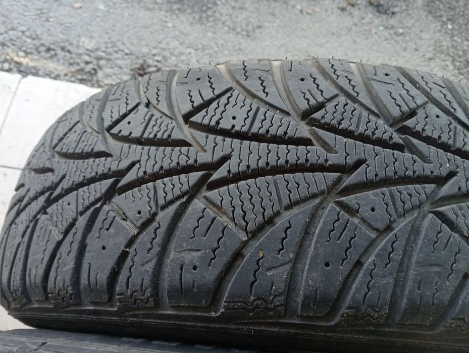 Anvelope iarna 185 65 r15