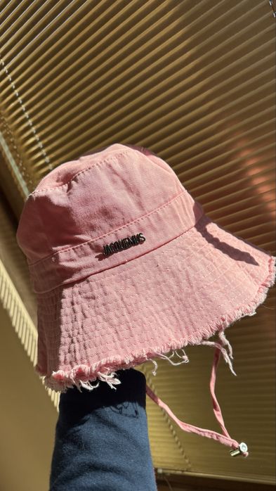 Шапки по модел на Jacquemus
