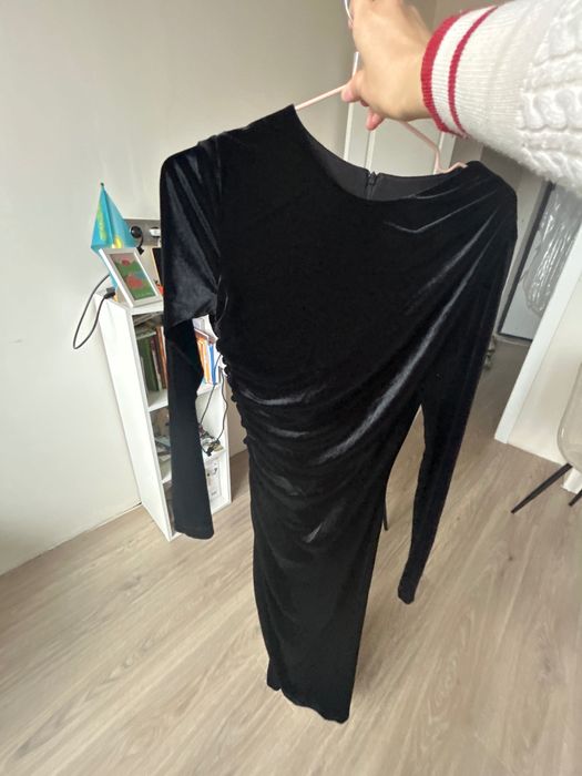 Платье вечернее черного цвета