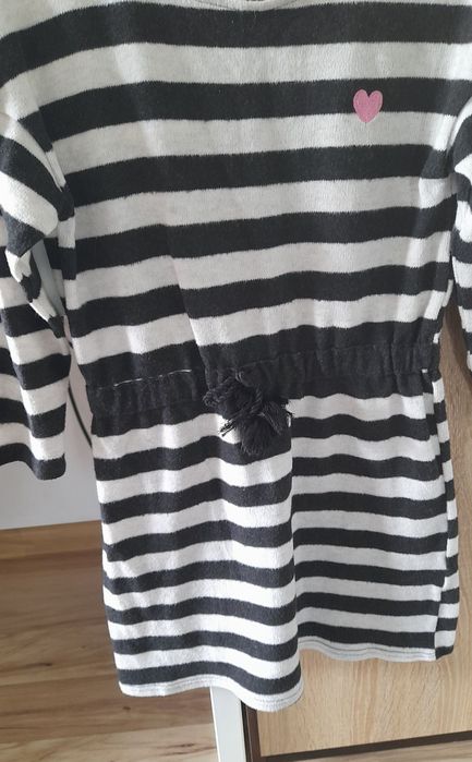 rochie h&m noua fata fetita de 4-6 ani dungi albe negre rochita