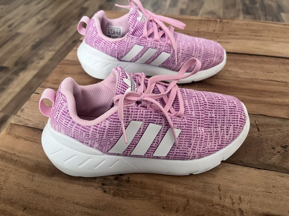 Маратонки adidas 33 номер