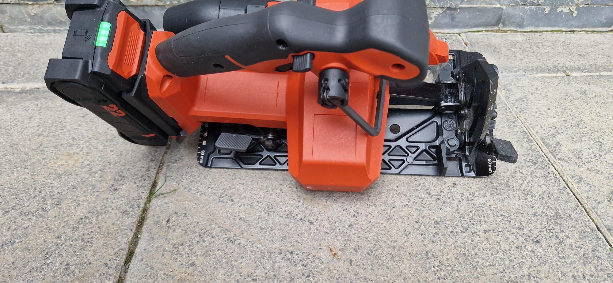 Hilti circular pe acumulator