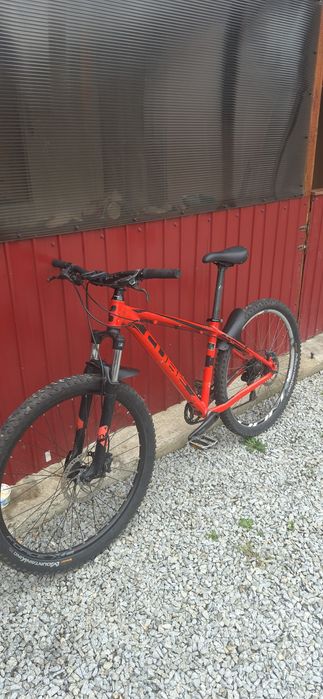 Vând bicicleta CUBE