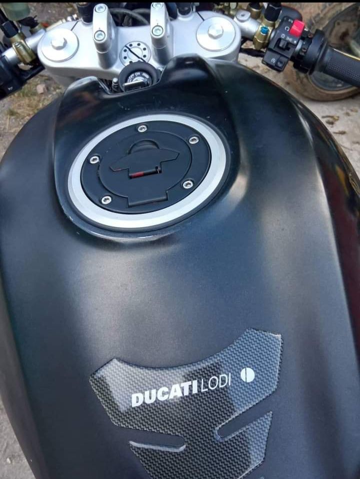 Ducati Monster 900