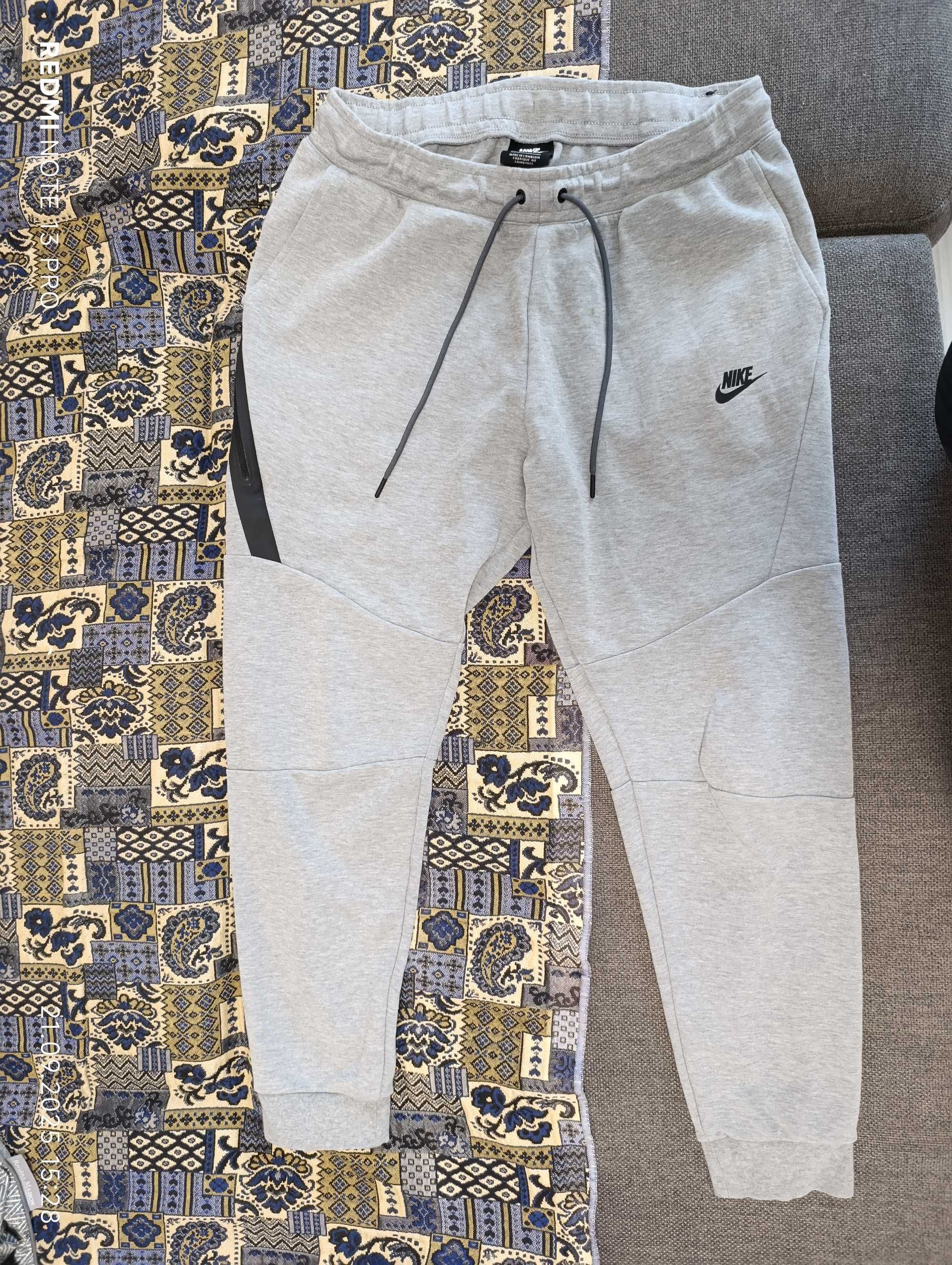 ''Nike Tech Fleece Jogger''оригинално мъжко долнище Л размер