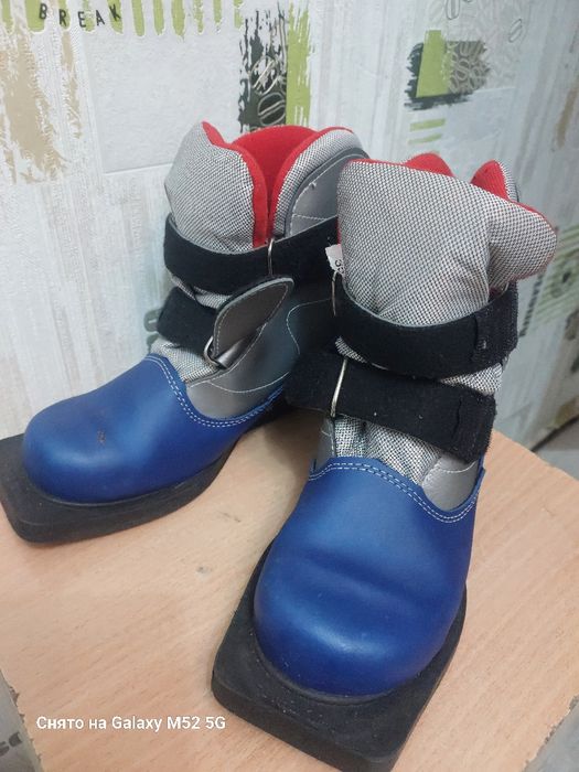 Продам лыжные ботинки в отличном состоянии 35 размер