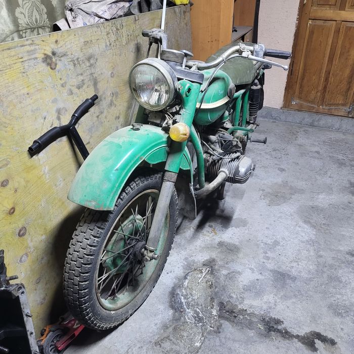 Продам мотоцикл урал с люлькой.