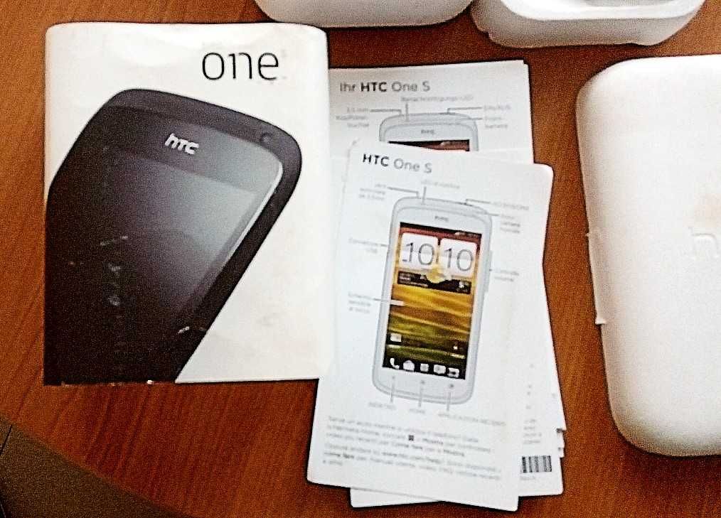 Кутия за телефони GSM - HTS one S с книжки и слушарки
