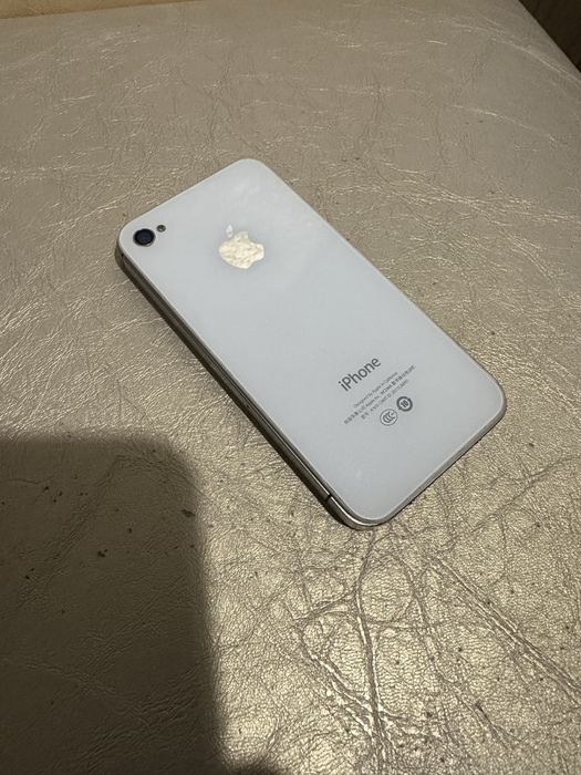 iPhone 4s в отличном состоянии
