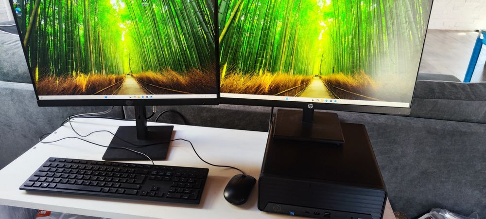 Компютър HP Pro SFF 400 G9 с два монитора