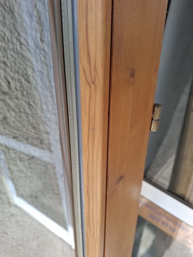 Usa exterior sticlă termopan profil lemn Austria