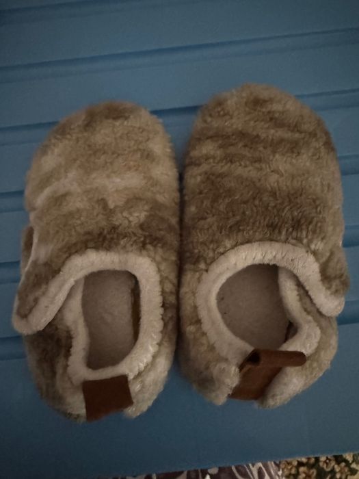 Срочно продам детские тапки