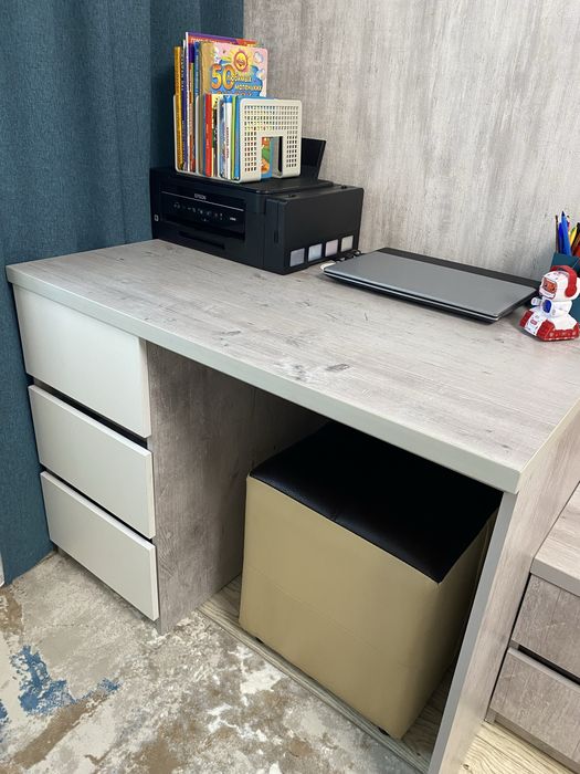 Продам письменный стол