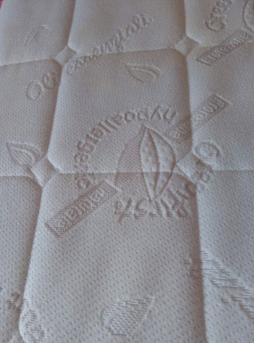 Детско матраче за легло.