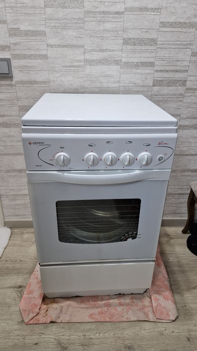 Продам газ плиту