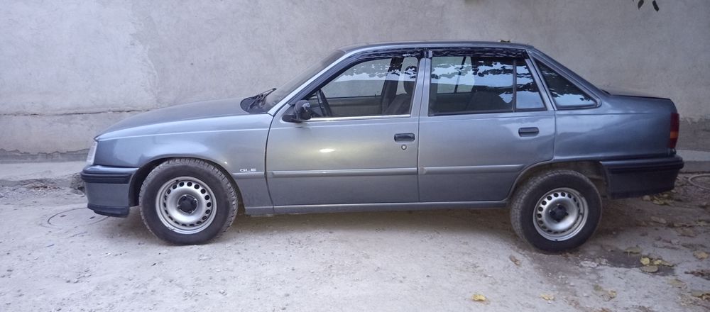 Продам Опель кадетт в хорошем состоянии