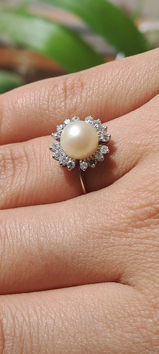 Inel aur 18 k cu diamante naturale și perla Akoya