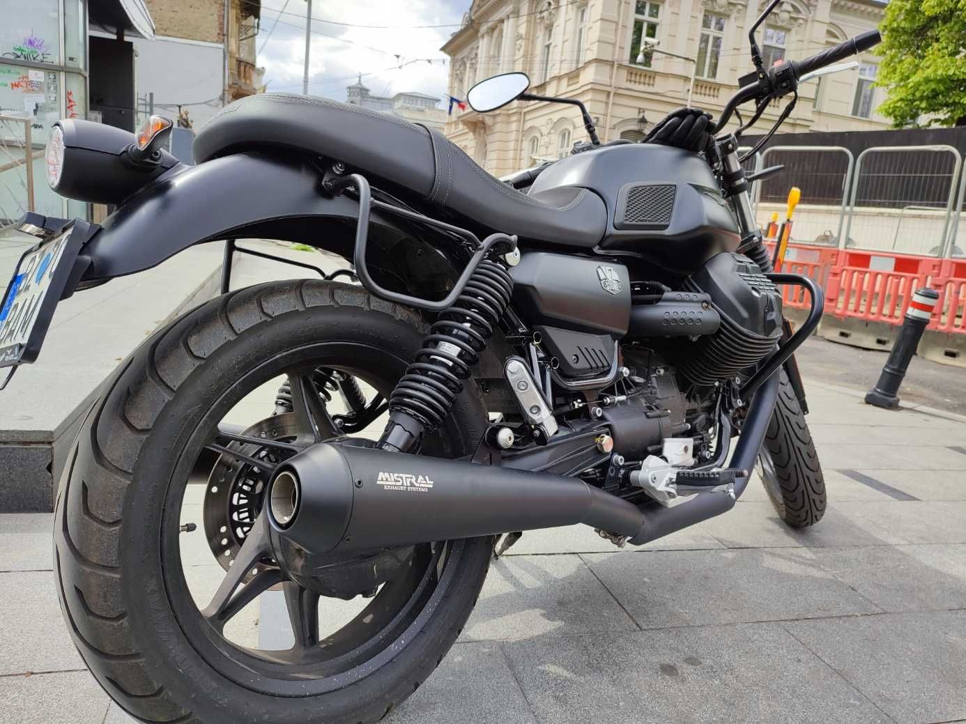 Moto Guzzi V7 Stone 850 2021 cu genti+accesorii incluse