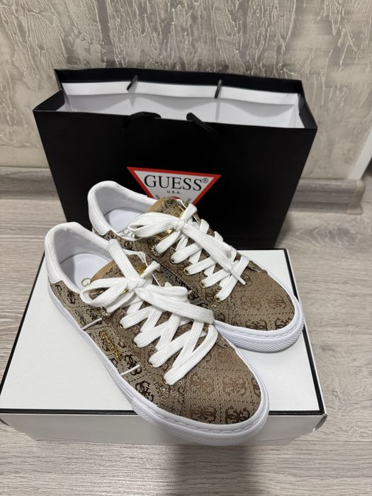 Продам кеды guess