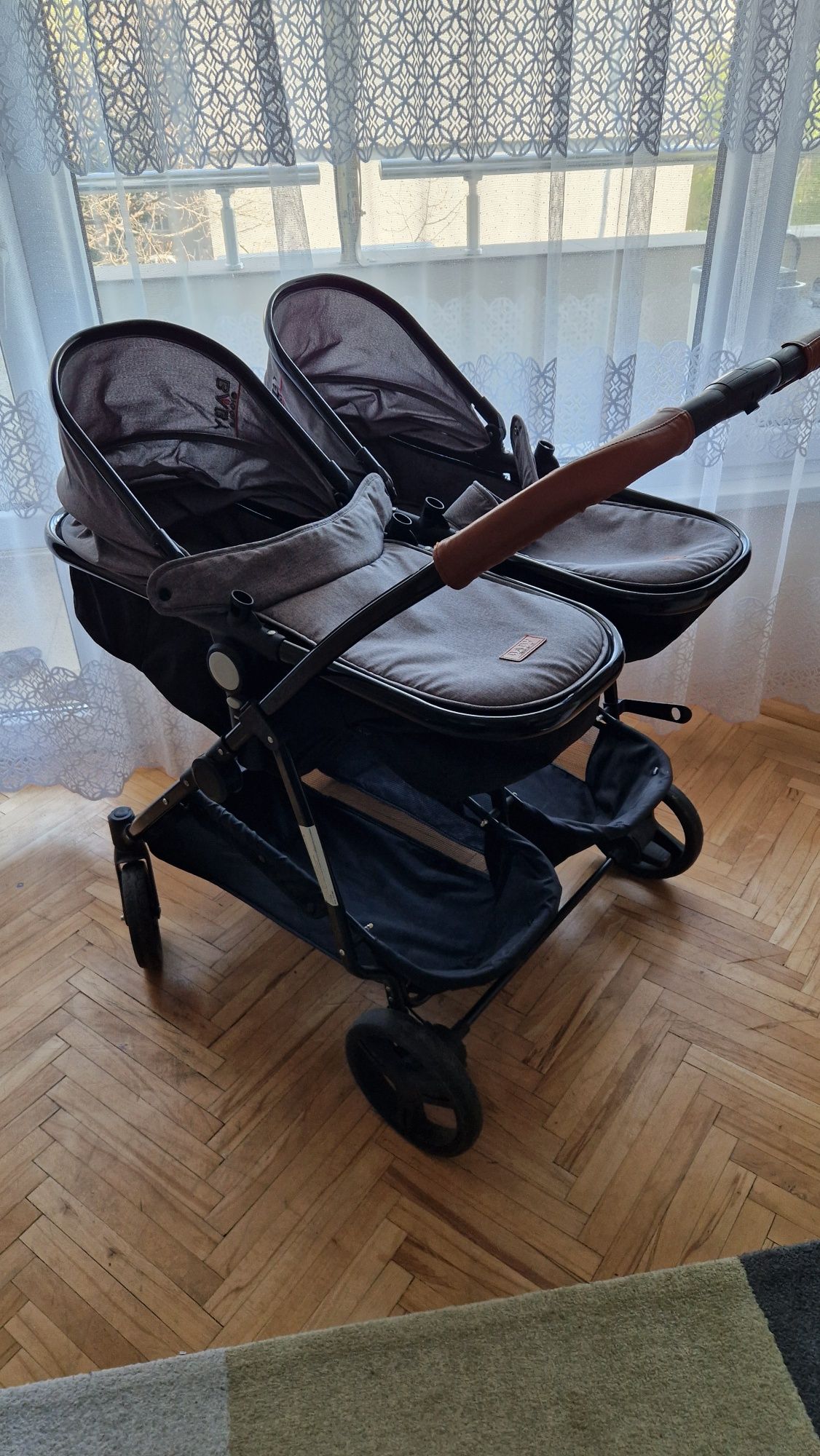 Бебешка количка за близнаци Baby giggle duet practick