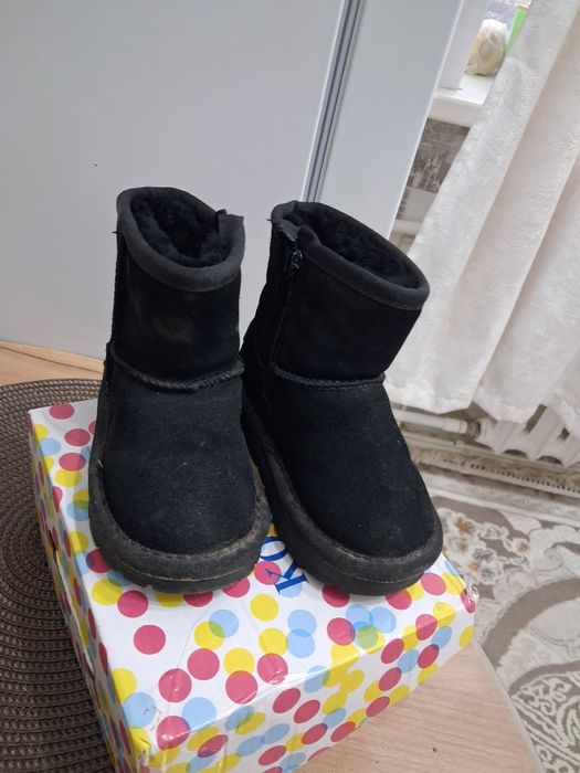 Отдам сапоги угги 23 размер