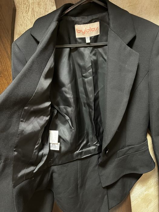 Byblos дамско сако 100% вълна