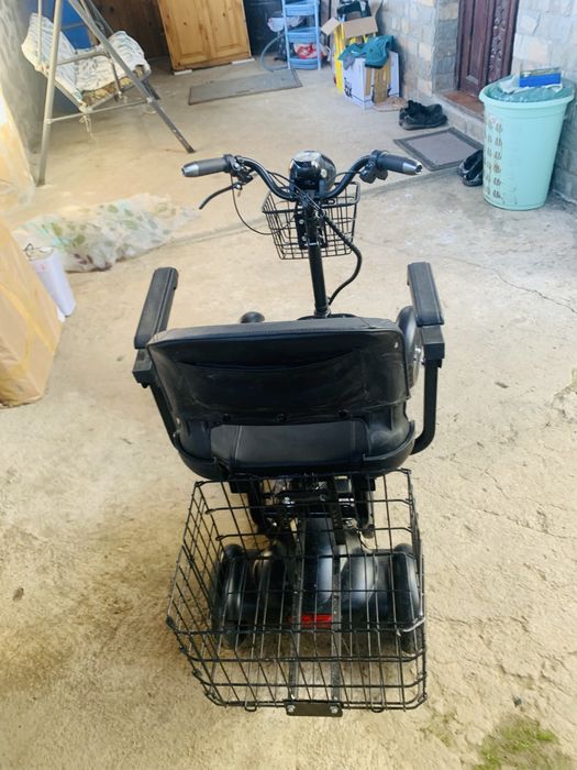 Четириколка за възрастни хора