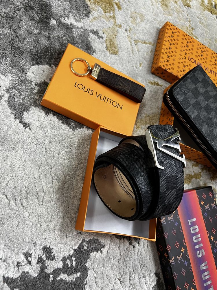 Portofel Louis Vuitton - poze reale 100% -calitate superioara !