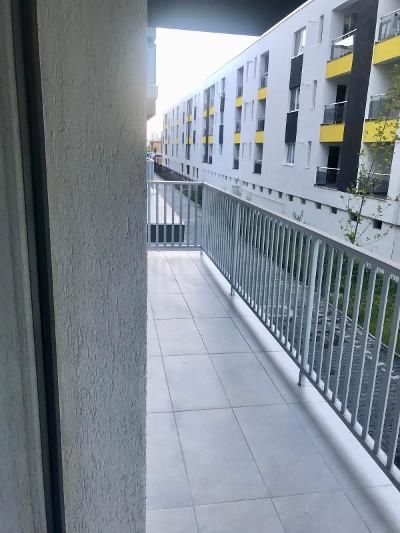 Inchiriez apartament
