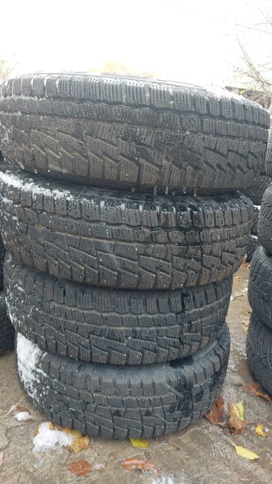 Продам комплект зимних шин Cordiant  185/65/15