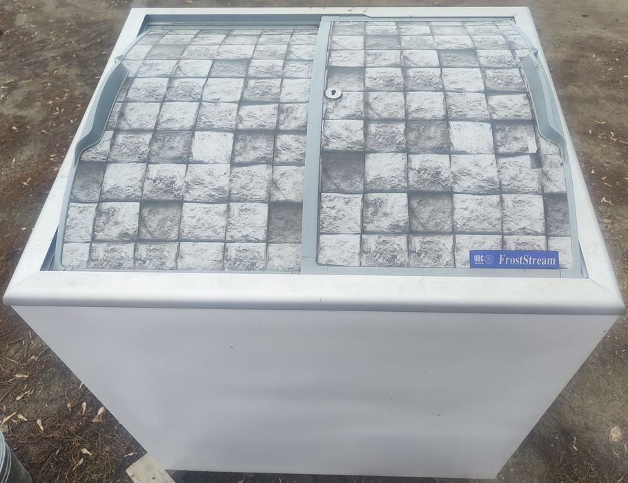 Продам морозильную камеру