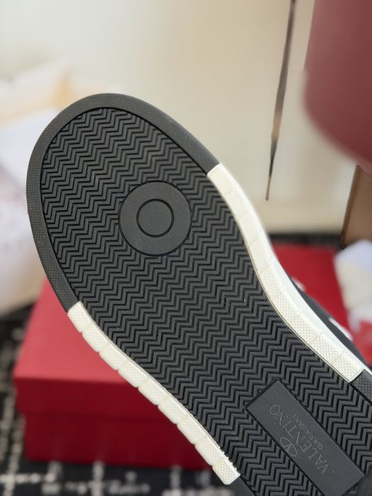 Adidasi Valentino , calitate premium , noi , pe comanda , 42