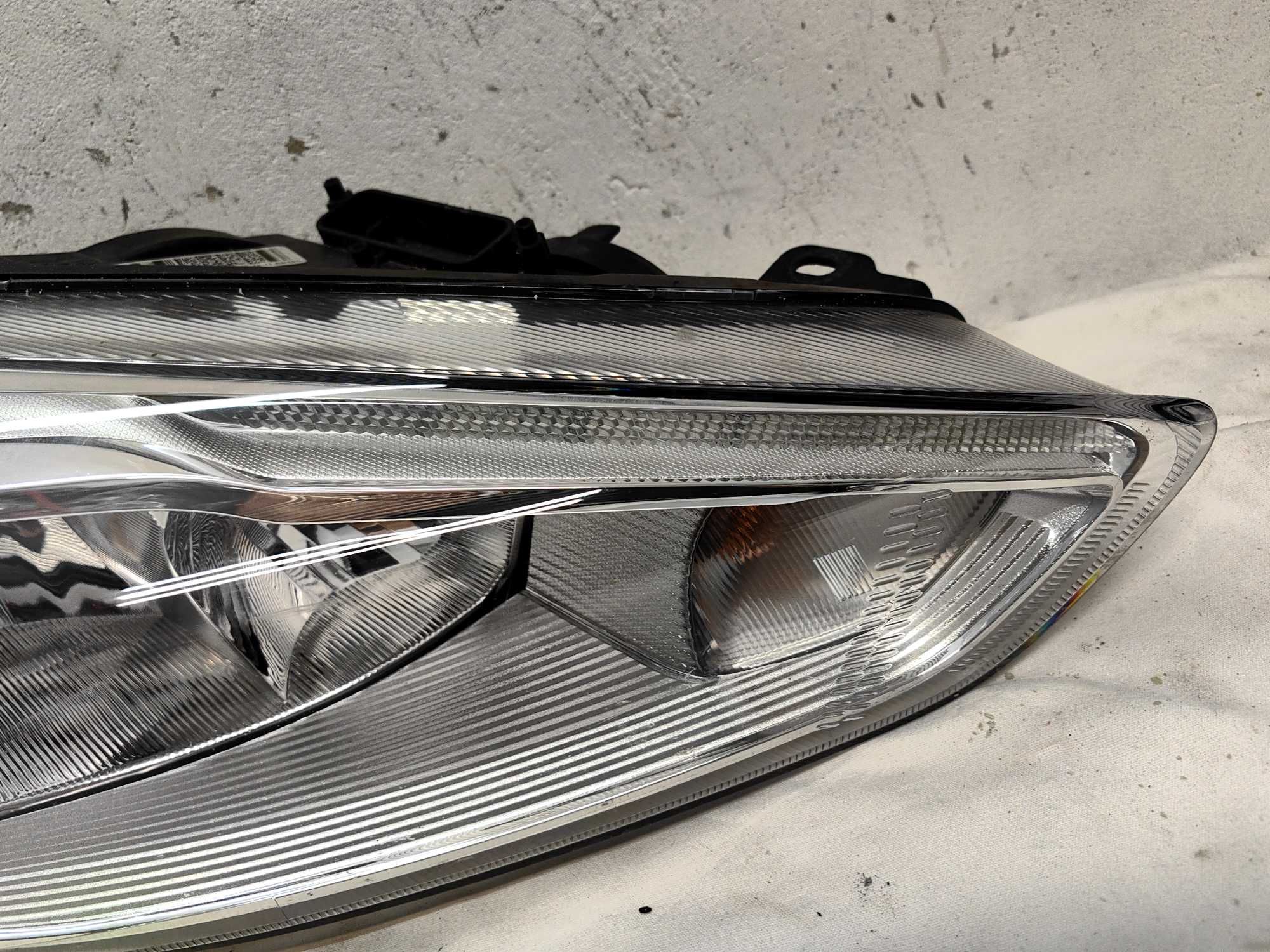 Оригинален фар Форд Фокус  Ford Focus Led