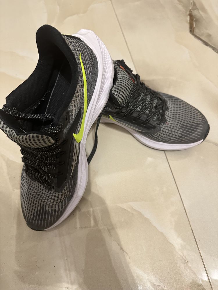 Маратонки Nike