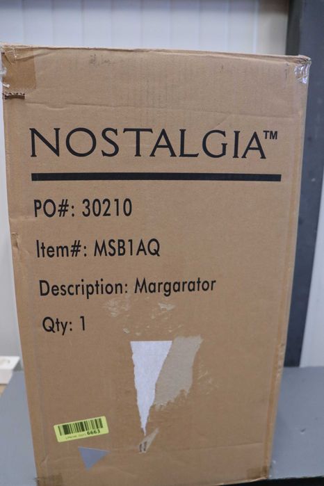 Машина за замразени напитки Nostalgia - чучур от неръждаема стомана