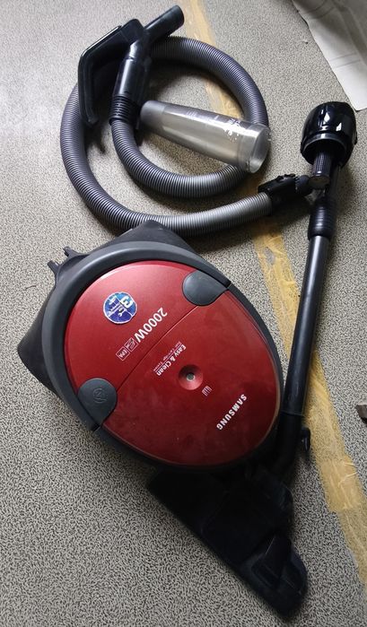 Пылесос  LG, не в рабочем состоянии, если на запчасти, то всё в отличн